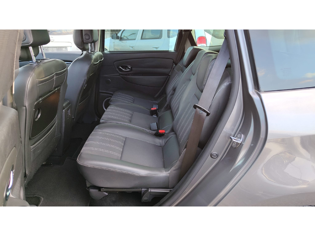 Renault Grand Scenic - автомобили, коли, обяви за нови и употребявани 9