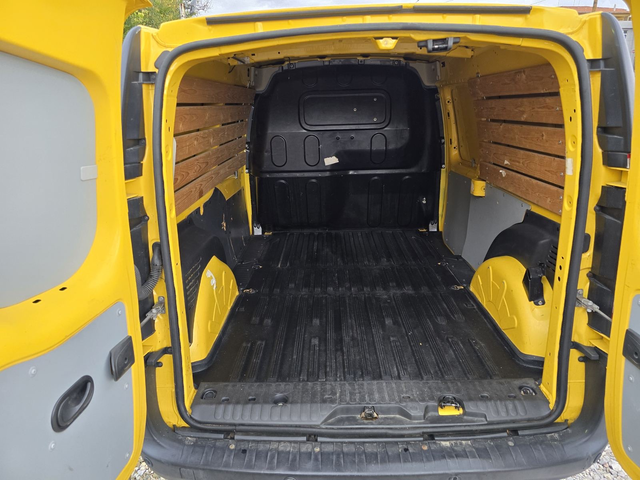 Renault Kangoo 1.5 DCI MAXI - автомобили, коли, обяви за нови и употребявани 6