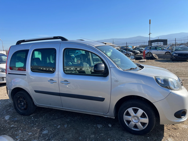 Renault Kangoo 1.5 DCI - автомобили, коли, обяви за нови и употребявани 3