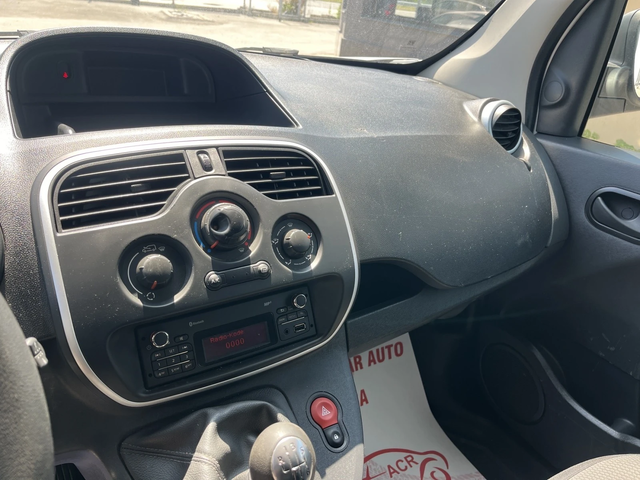 Renault Kangoo MAXI - автомобили, коли, обяви за нови и употребявани 9