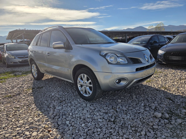 Renault Koleos 2.0dci * 4 x 4 - автомобили, коли, обяви за нови и употребявани 2