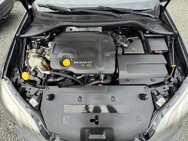 Renault Laguna 2.0 DCI - автомобили, коли, обяви за нови и употребявани 14