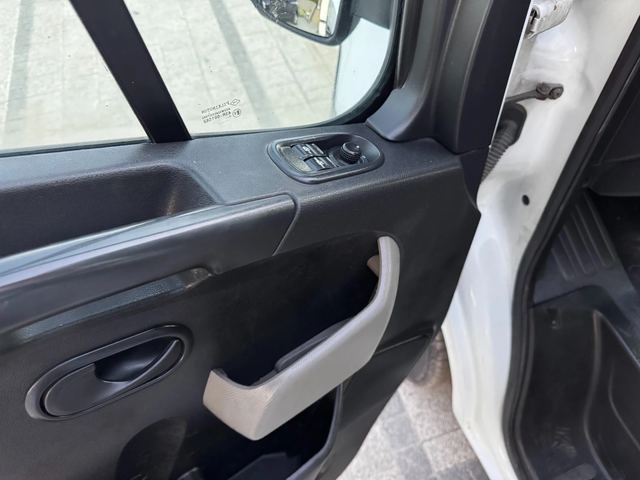 Renault Master 2.3dCI Клима Euro 5A - автомобили, коли, обяви за нови и употребявани 11