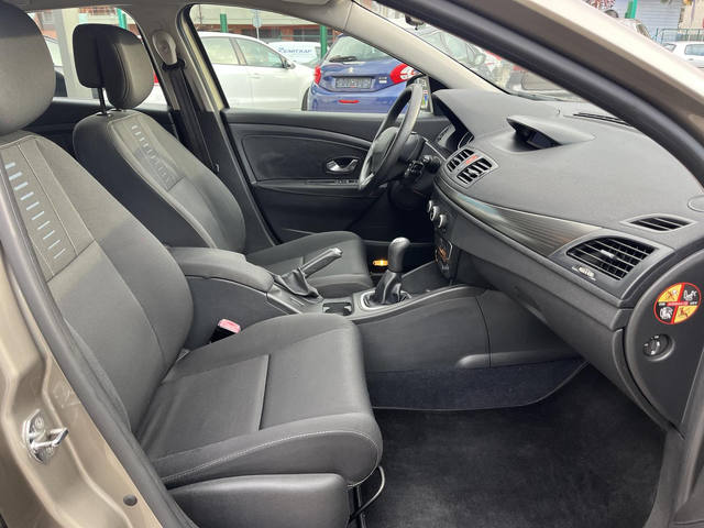 Renault Megane 1.5 disel - автомобили, коли, обяви за нови и употребявани 9