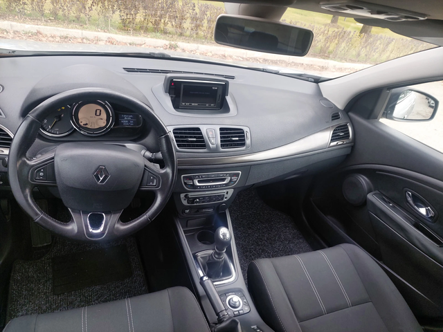 Renault Megane 1, 5dci 110ps NAVI - автомобили, коли, обяви за нови и употребявани 6