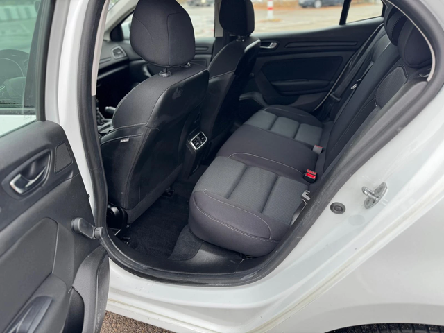 Renault Megane 1.5dCI-96-6ск-NAVI-FACELIFT - автомобили, коли, обяви за нови и употребявани 10