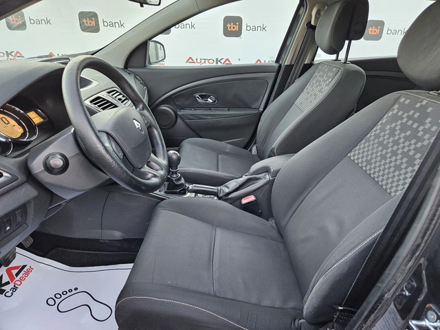 Renault Megane 1.5DCI-110kc= 6СКОРОСТИ= НАВИ - автомобили, коли, обяви за нови и употребявани 6