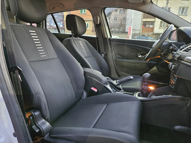 Renault Megane 1.5 Dci FACELIFT/6skorosti - автомобили, коли, обяви за нови и употребявани 11