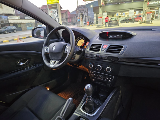 Renault Megane 1.5 Dci FACELIFT/6skorosti - автомобили, коли, обяви за нови и употребявани 9
