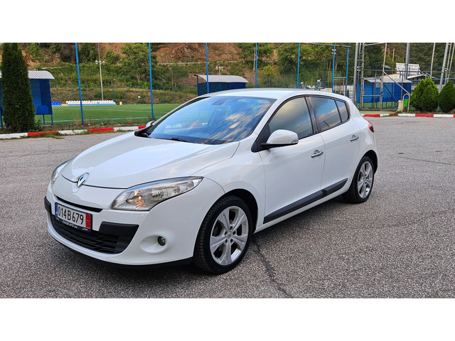 Renault Megane 1.5 Dci FACELIFT/6skorosti - автомобили, коли, обяви за нови и употребявани 1