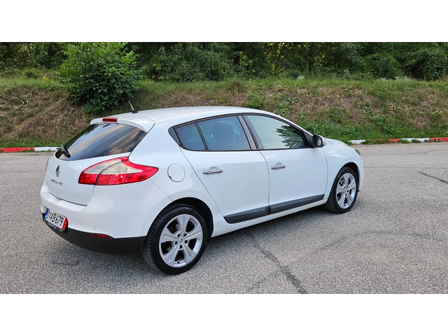Renault Megane 1.5 Dci FACELIFT/6skorosti - автомобили, коли, обяви за нови и употребявани 6