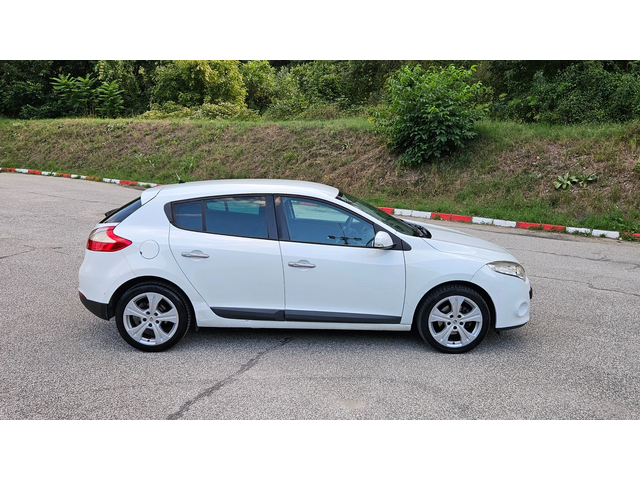 Renault Megane 1.5 Dci FACELIFT/6skorosti - автомобили, коли, обяви за нови и употребявани 7