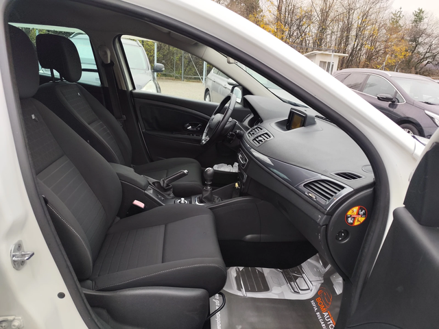 Renault Megane SPORTOUR* 1.5DCi* LED* EURO6B* NAVI* - автомобили, коли, обяви за нови и употребявани 12