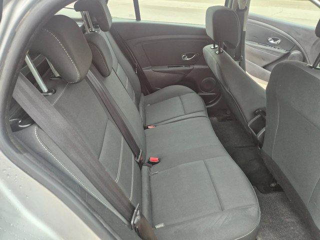 Renault Megane 1.5DCI 110K.S - автомобили, коли, обяви за нови и употребявани 10
