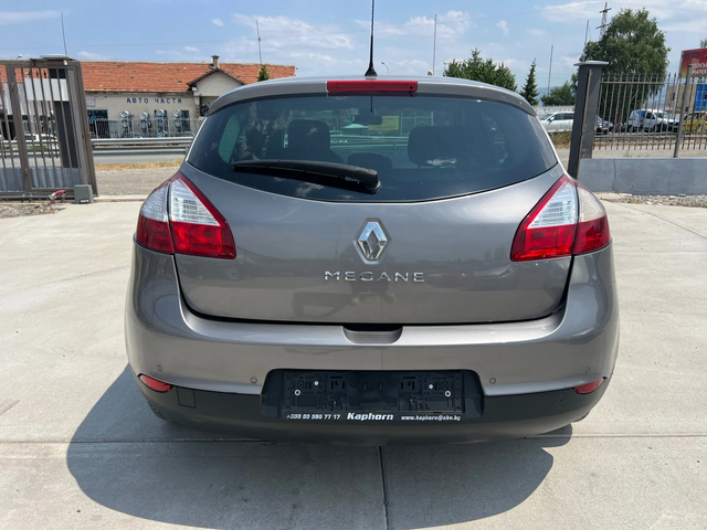Renault Megane 1.9d - автомобили, коли, обяви за нови и употребявани 3