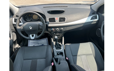 Renault Megane 1.9d - автомобили, коли, обяви за нови и употребявани 8