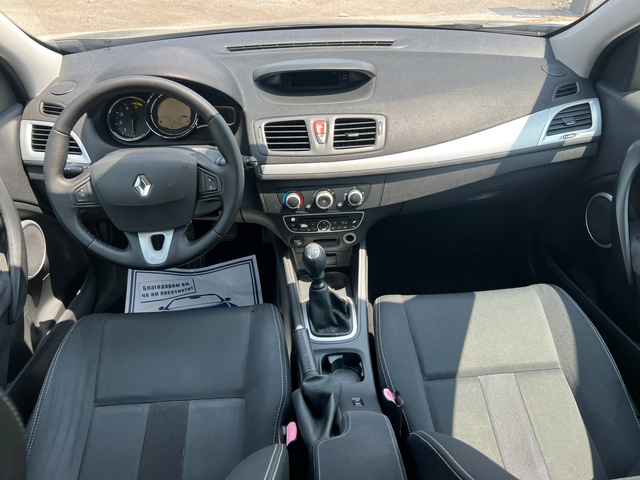 Renault Megane 1.9d - автомобили, коли, обяви за нови и употребявани 8