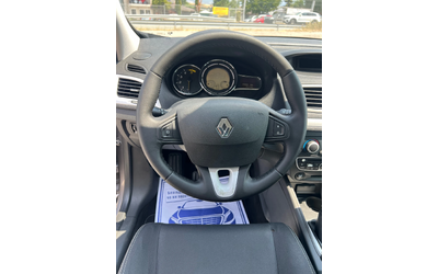 Renault Megane 1.9d - автомобили, коли, обяви за нови и употребявани 9