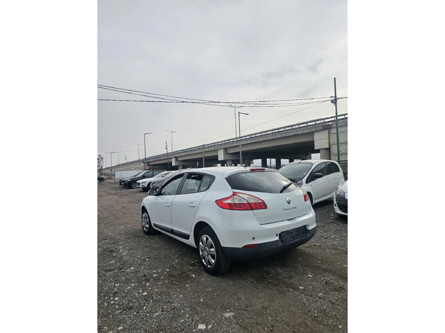 Renault Megane 1.5 DCI - автомобили, коли, обяви за нови и употребявани 5