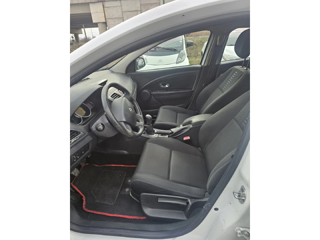 Renault Megane 1.5 DCI - автомобили, коли, обяви за нови и употребявани 7