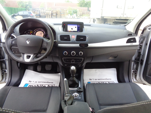 Renault Megane 1.5dCI-110-NAVI-LIZING - автомобили, коли, обяви за нови и употребявани 12