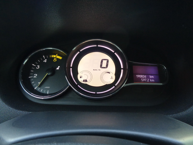 Renault Megane 1.5dCI-110-NAVI-LIZING - автомобили, коли, обяви за нови и употребявани 14