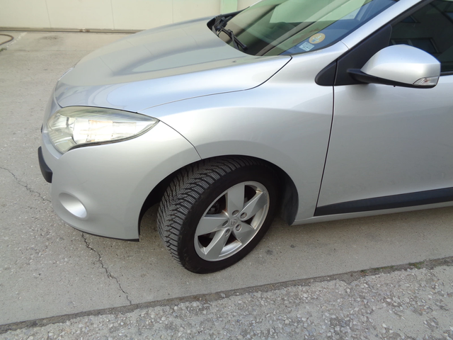 Renault Megane 1.5dCI-110-NAVI-LIZING - автомобили, коли, обяви за нови и употребявани 7
