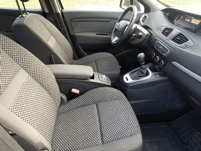 Renault Scenic 1500DCi - автомобили, коли, обяви за нови и употребявани 8