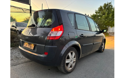 renault-scenic - 3