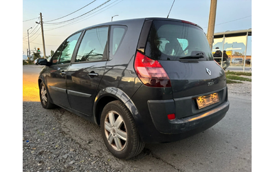 renault-scenic - 4