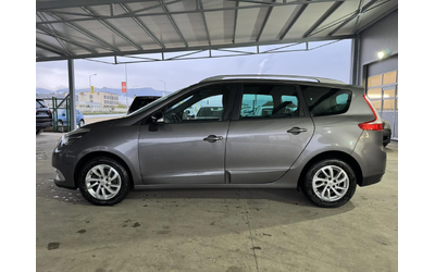 renault-scenic - 1