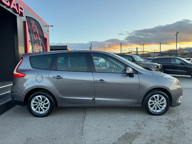Renault Scenic 1.5DCI-АВТОМАТИК-NAVI-7 МЕСТА - автомобили, коли, обяви за нови и употребявани 6