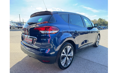 renault-scenic - 4