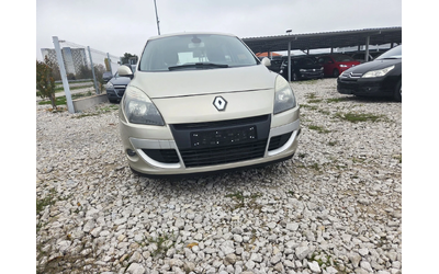 renault-scenic - 1