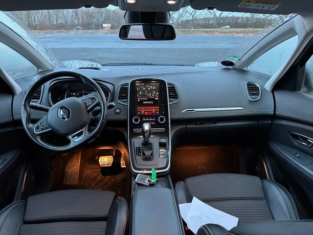 Renault Scenic 1.6dci 160ps Bose Edition - автомобили, коли, обяви за нови и употребявани 11