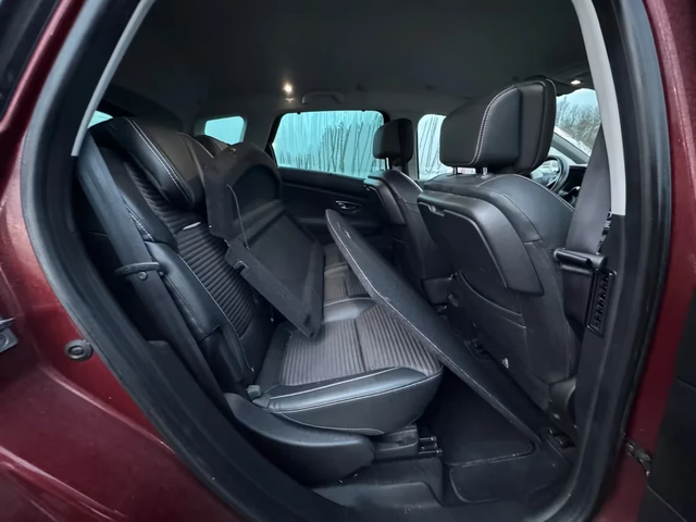 Renault Scenic 1.6dci 160ps Bose Edition - автомобили, коли, обяви за нови и употребявани 12