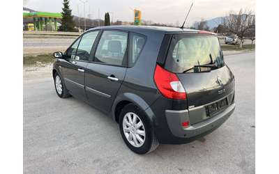 renault-scenic - 4