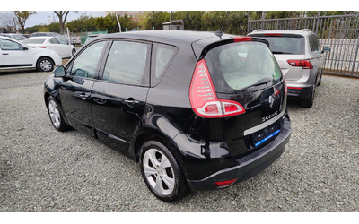 renault-scenic - 3
