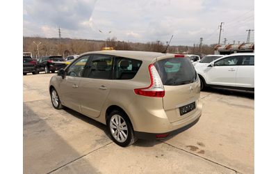 renault-scenic - 4