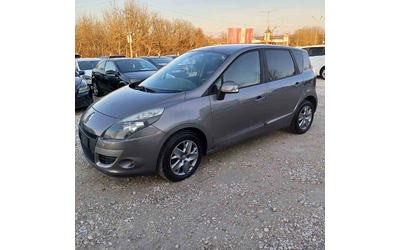 renault-scenic - 1