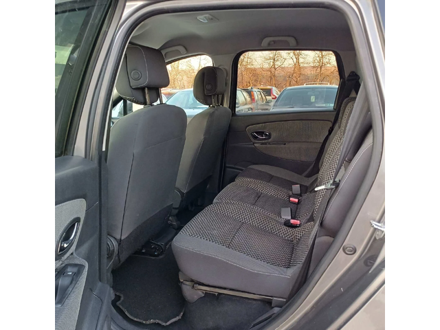 Renault Scenic 1.5dci * 110k.c* Navi* UNIKAT* - автомобили, коли, обяви за нови и употребявани 7