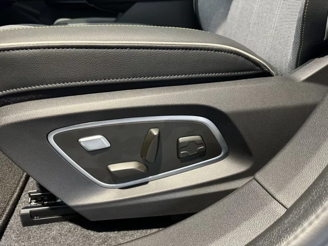 Renault Scenic E-Tech Techno 65kWh DISTR Winter Pack Massage K-L - автомобили, коли, обяви за нови и употребявани 13
