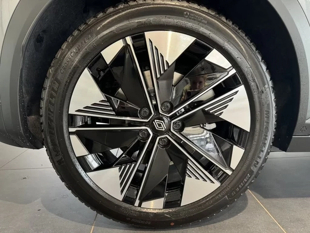 Renault Scenic E-Tech Techno 65kWh DISTR Winter Pack Massage K-L - автомобили, коли, обяви за нови и употребявани 16