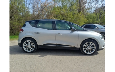 renault-scenic - 3