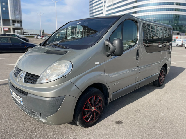 Renault Trafic 2.0dCI-NAVI-9места - автомобили, коли, обяви за нови и употребявани 0