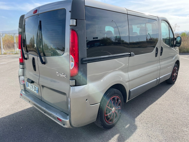 Renault Trafic 2.0dCI-NAVI-9места - автомобили, коли, обяви за нови и употребявани 3