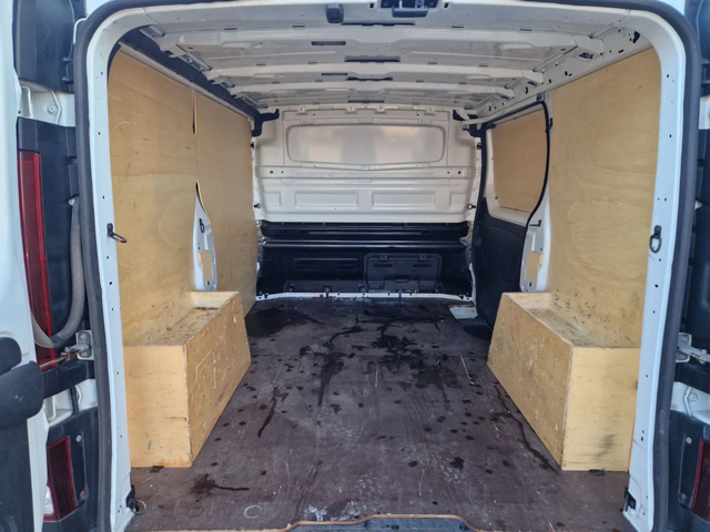 Renault Trafic 1.6 TDI, 125 к.с. КЛИМАТИК - автомобили, коли, обяви за нови и употребявани 10