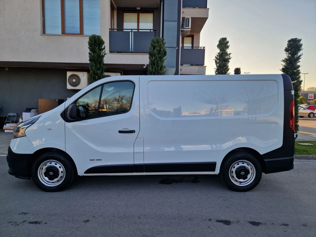 Renault Trafic 1.6 TDI, 125 к.с. КЛИМАТИК - автомобили, коли, обяви за нови и употребявани 6