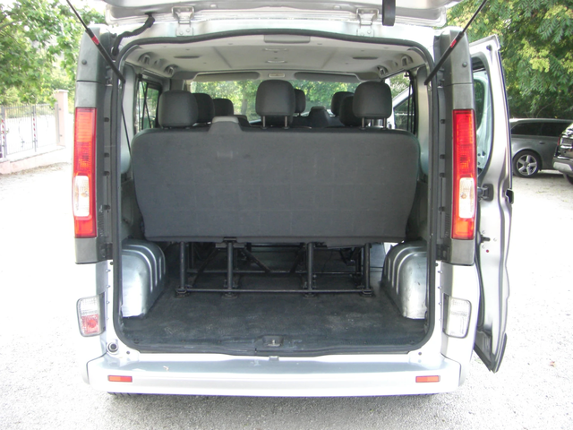 Renault Trafic 2.0dci 6ck. 9MECTA - автомобили, коли, обяви за нови и употребявани 15