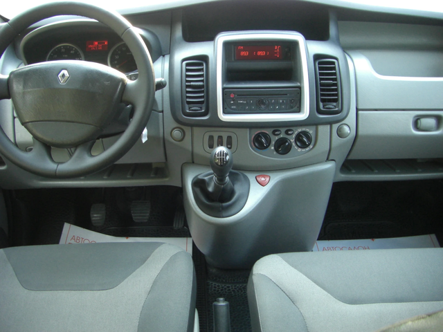 Renault Trafic 2.0dci 6ck. 9MECTA - автомобили, коли, обяви за нови и употребявани 9
